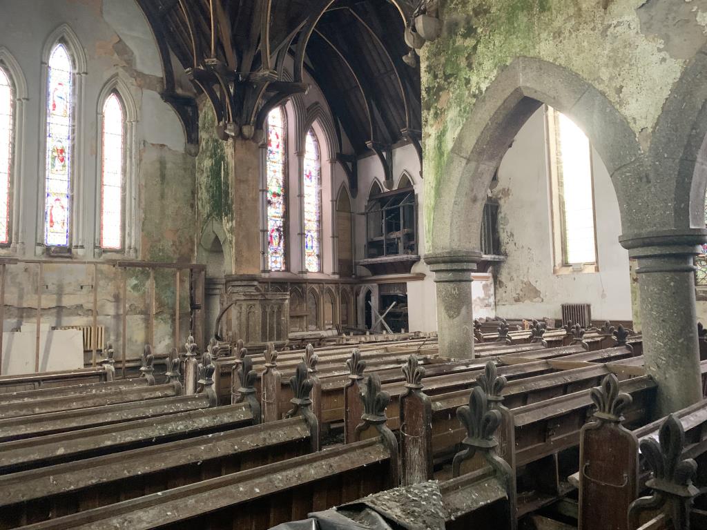 Lot: 70 - FORMER CHURCH WITH PLANNING FOR THREE DWELLINGS -